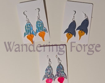 Pendientes acrílicos de cohete con escape desprendido - fabricados por Wandering Forge ™