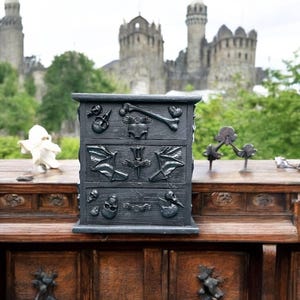 Gothic Skull Jewelry Box: Hand-Painted Black Goth Decor