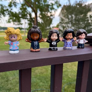Yellowjackets, little people, figures, figurines, dolls