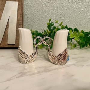 Vintage Silver Tone Swan Salt & Pepper Shaker Set
