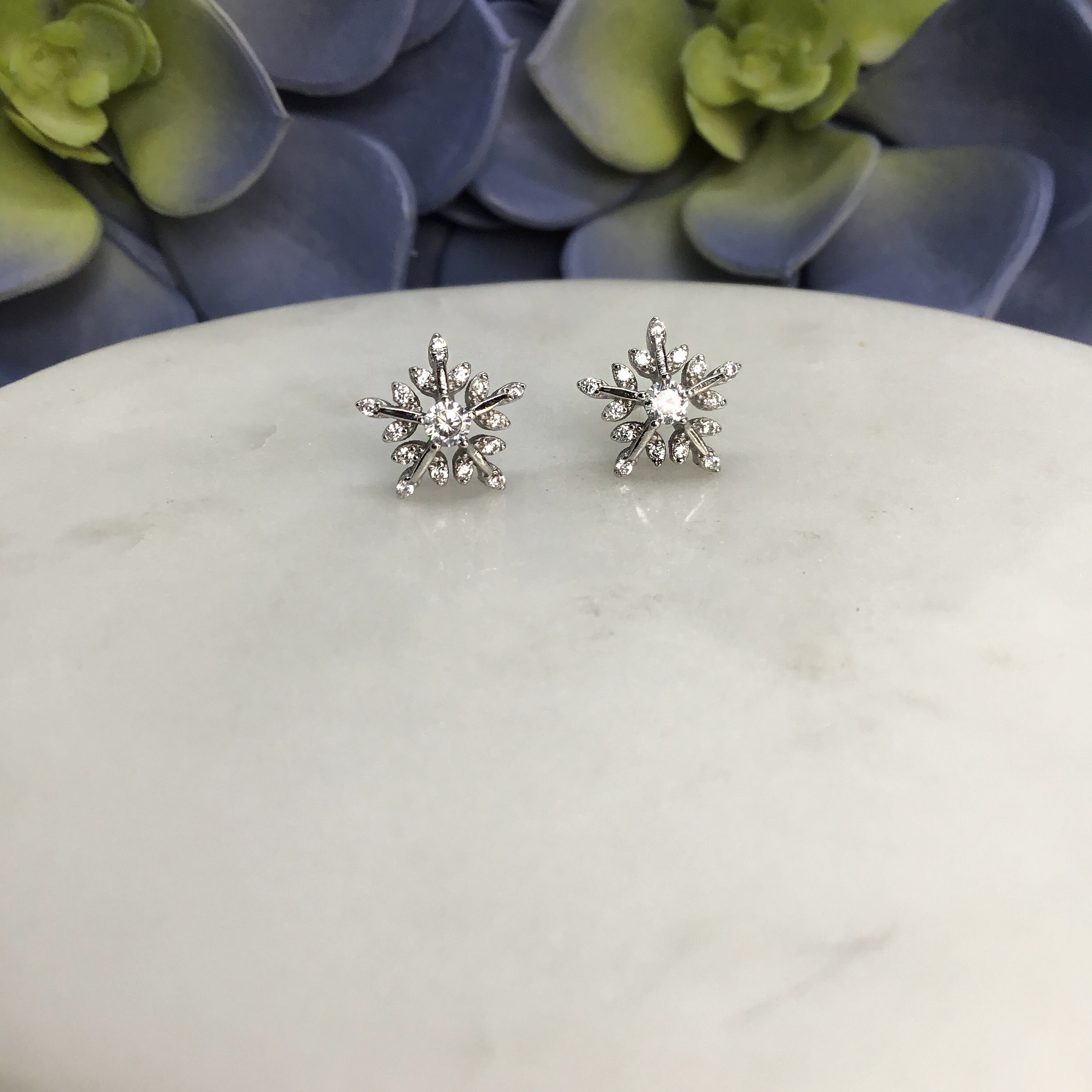 Snowflake studs Clearance