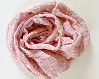 Floral Swaddle | Pink Daisy Receiving Blanket | Baby Girl Daisy Swaddle | Daisy Nursery | Muslin Swaddle Blanket | Retro Daisy Swaddle