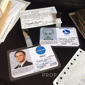 Cosplay 1960s Skywayman Display: Prop Pan Am / Östliche ID / Abagnale Airline Pilot Licence Card Set
