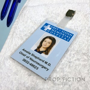 Cosplay Costume Display Props - Grey + Sloan Memorial Hospital Doctor Set / MD Clip-on ID Cards Amelia Shepherd