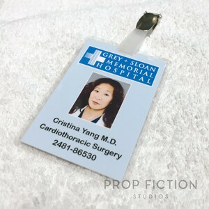 Cosplay Costume Display Props - Grey + Sloan Memorial Hospital Doctor Set / MD Clip-on ID Cards Cristina Yang