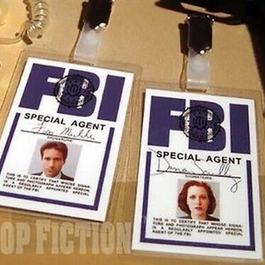 X-Files - Fox Mulder & Dana Scully FBI Clip-on Display Prop / Cosplay ID  Cards