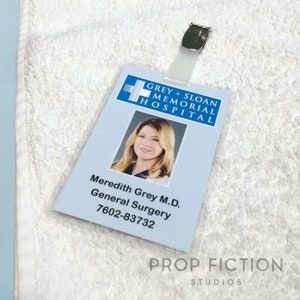 Cosplay Costume Display Props - Grey + Sloan Memorial Hospital Doctor Set / MD Clip-on ID Cards Meredith Grey