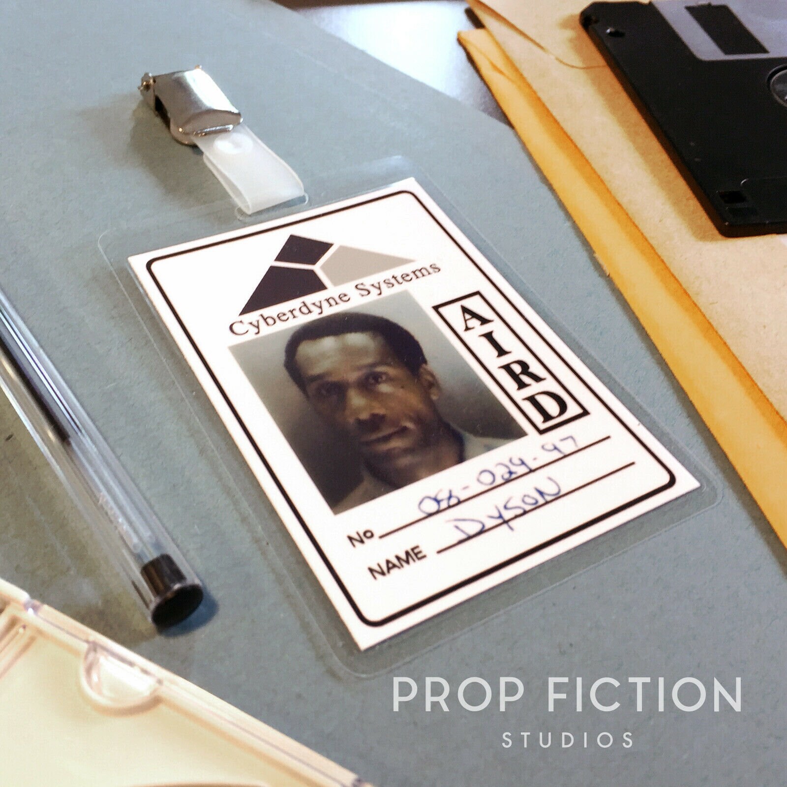 Prop Wallet Contents Cosplay Costume Display: Prop Cyberdyne Security Passes / Prop T-1000 ...