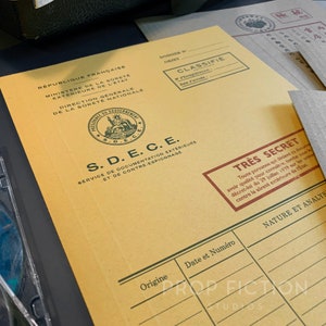 Movie Prop Special Agent Intelligence Files / 5 X Cosplay Top Secret ...