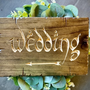 Wedding LEFT Arrow Sign Engraved Rustic Wood Sign With Decorative Nailheads Best Fantasy Hime Decor Sign for Bride Groom Wedding