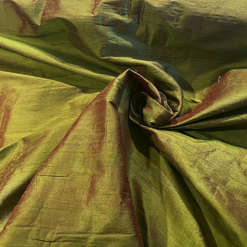 Dupioni Silk/Lycra Capri in Bright Fuxia