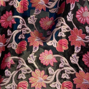 Tessuto di organza broccato metallizzato nero oro rosa viola Larghezza 58 pollici Venduto tagliato su misura