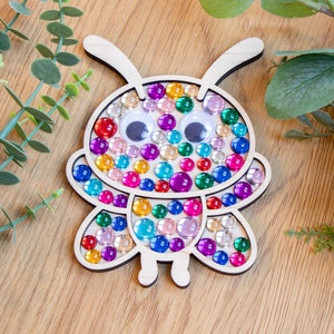 Children&#39;s Craft Kit for creating bee-shaped refrigerator magnet, Kids Craft Kits, Mosaic making, Kids craft