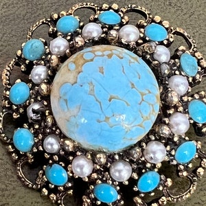 Peking glass faux pearl metal brooch