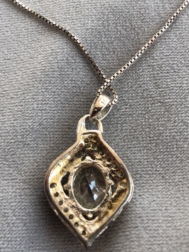 Pretty silver and and crystal necklace