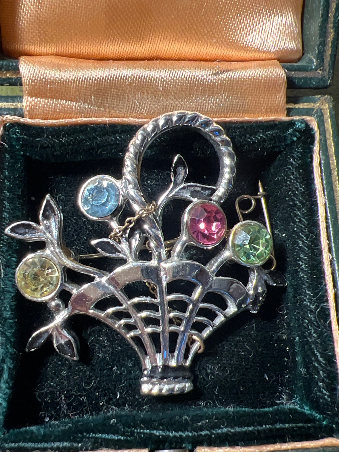 Broche Panier De Fleurs Métal Doré Et Émaillé - Superbe Bijou Neuf Sans Emb.