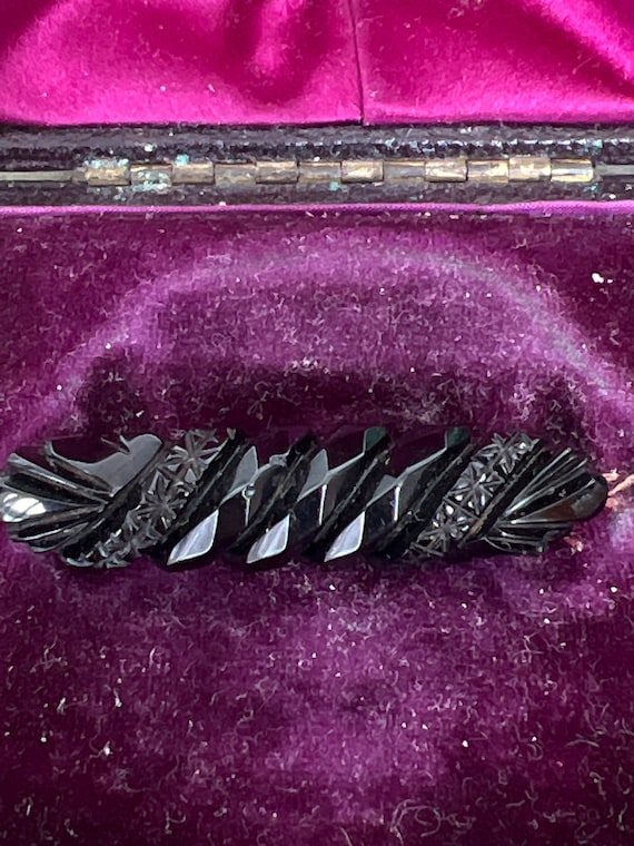 Pretty Victorian Whitby jet brooch - image 1