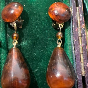 Stunning 1930 Bakelite clip on earrings