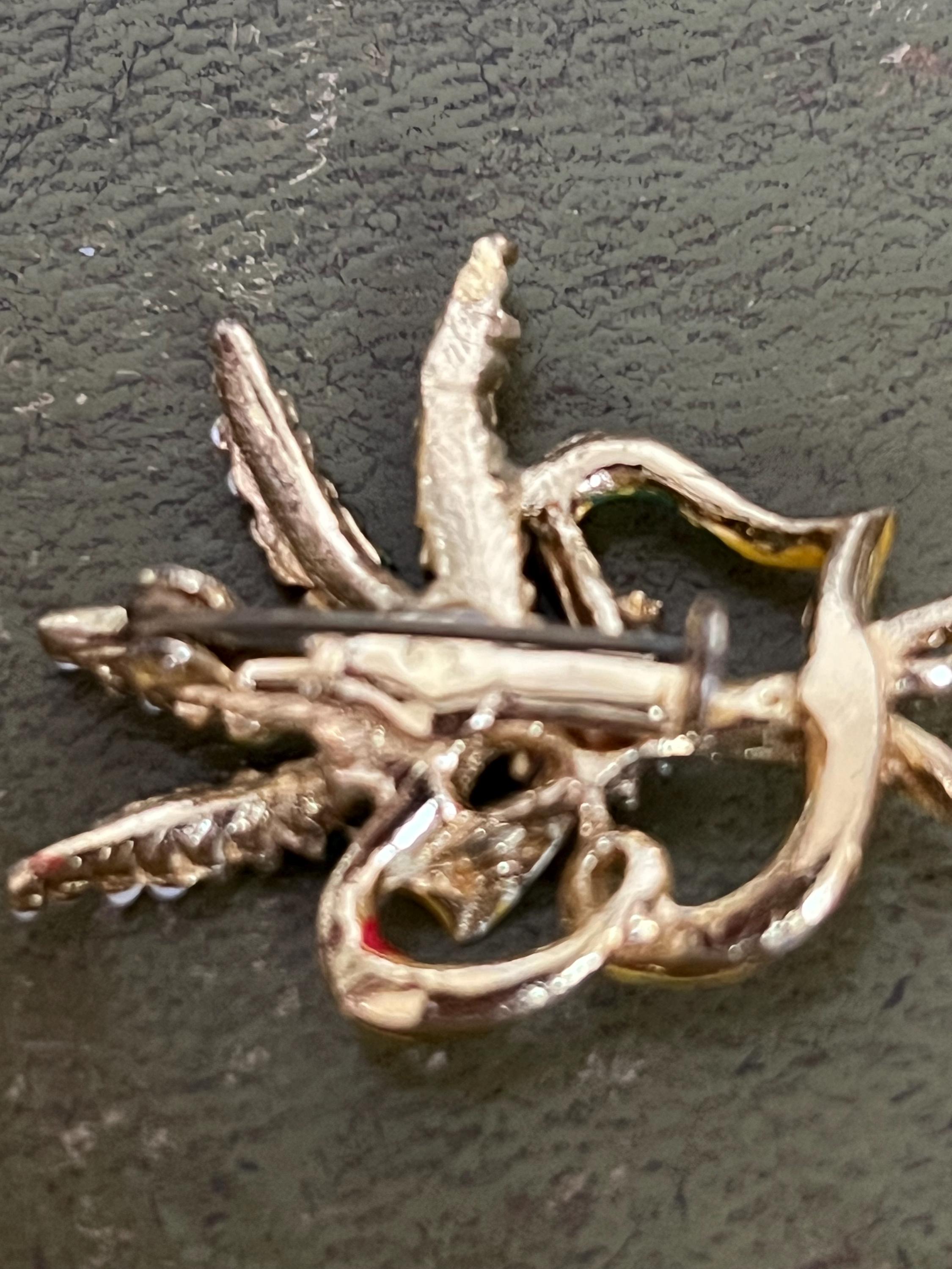 Broche Art Déco En Métal émaillé - Jolie Pièce Vintage D'occasion - Parfaite Pour Collectionneurs