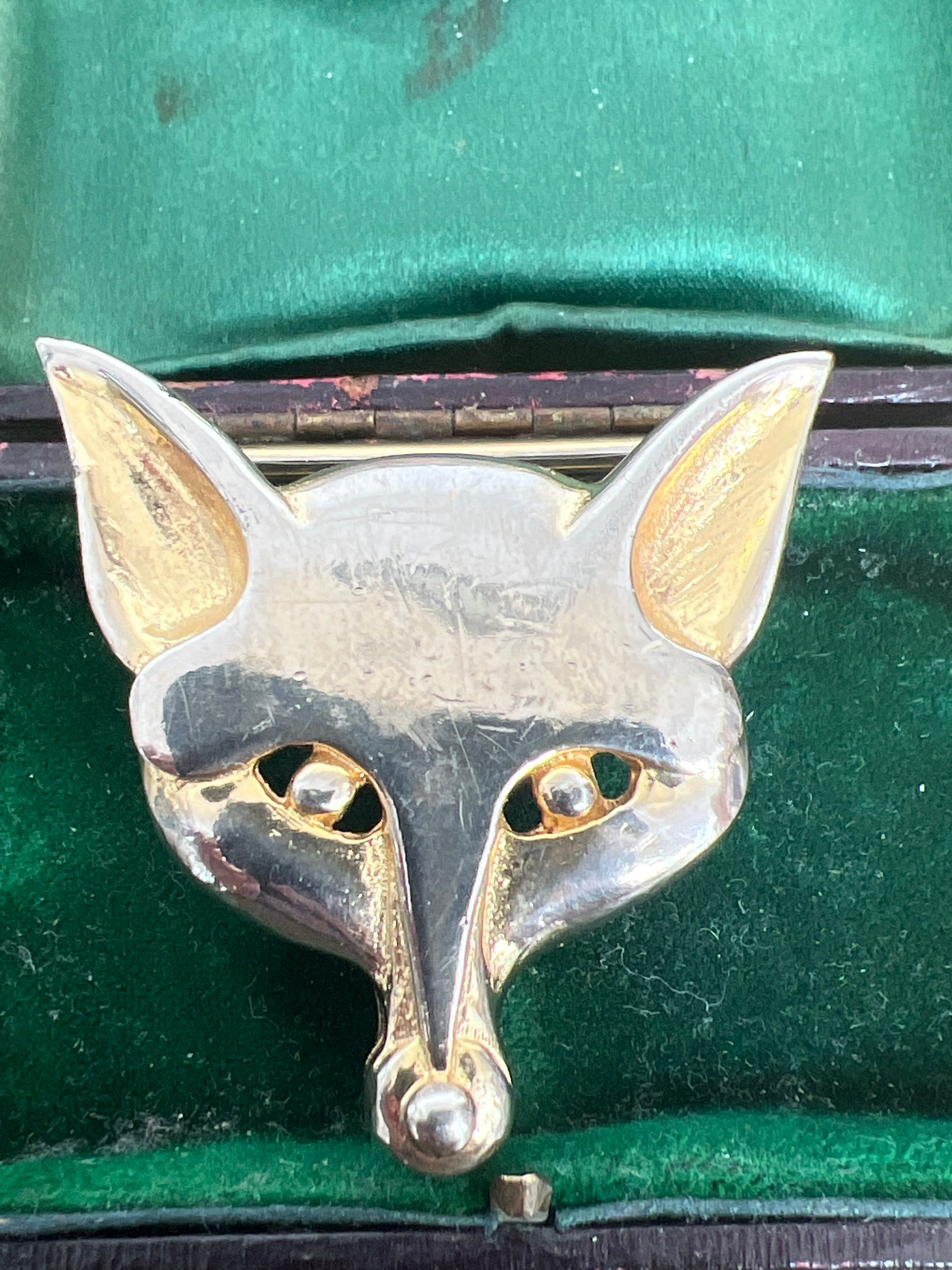 Mimi Di N 1976 Fox Belt Buckle VTG Mimi Di N 1976 Gold Tone Interlocking Leaf Belt Buckle  main image 2