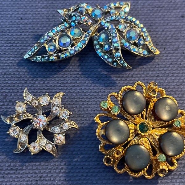 Three vintage brooches for repair