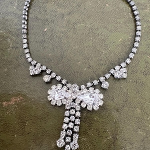 pretty clear glass necklace