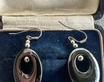 Pretty 1980’hematite earrings