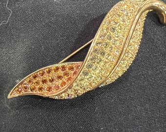 Broche Vintage En Métal Doré - Occasion