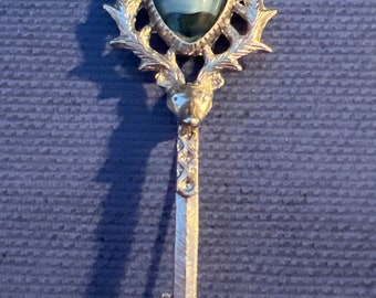 Agate and metal Scottish brooch