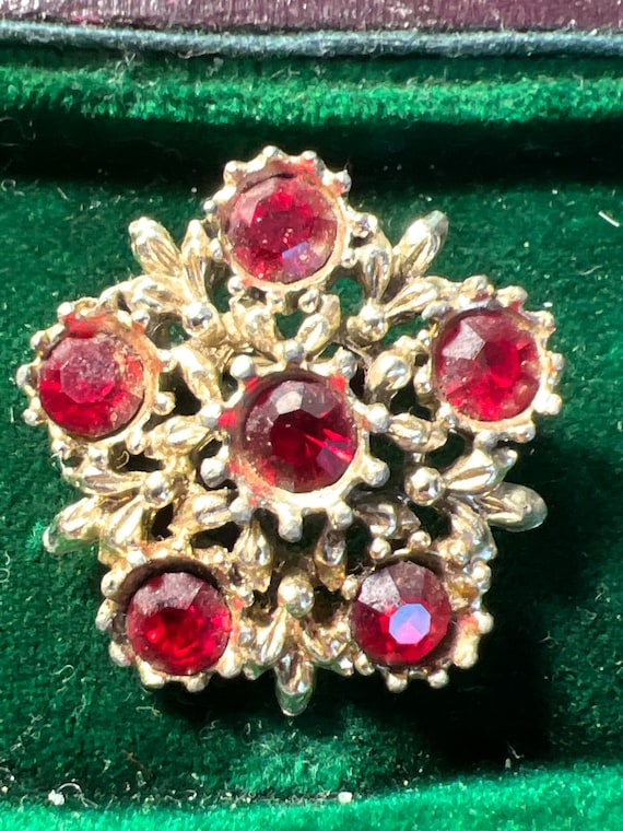 Garnet glass and gold metal 1940 brooch - image 1