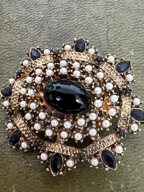 Broche En Métal Vintage - Bijou Ancien élégant - Occasion