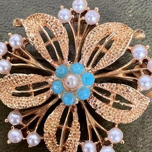 metal faux pearl and Peking glass brooch