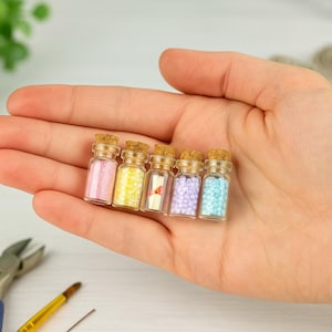 Mini Glass Bottles with Cork – Pack of 5 | 11x22mm Jars for Seed Beads, Potion Bottles, Fairy Dust, Glitter, Crafts & Jewellery Making