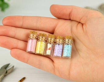 Mini Glass Bottles with Cork – Pack of 5 | 11x22mm Jars for Seed Beads, Potion Bottles, Fairy Dust, Glitter, Crafts & Jewellery Making