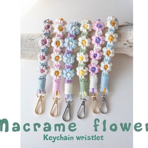 Macrame keychain wristlet / Daisy wristlet keychain /  Macrame flower wristlet / Boho wristlet / Macrame accessories / Design your own