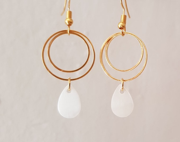 earrings with mother-of-pearl drop