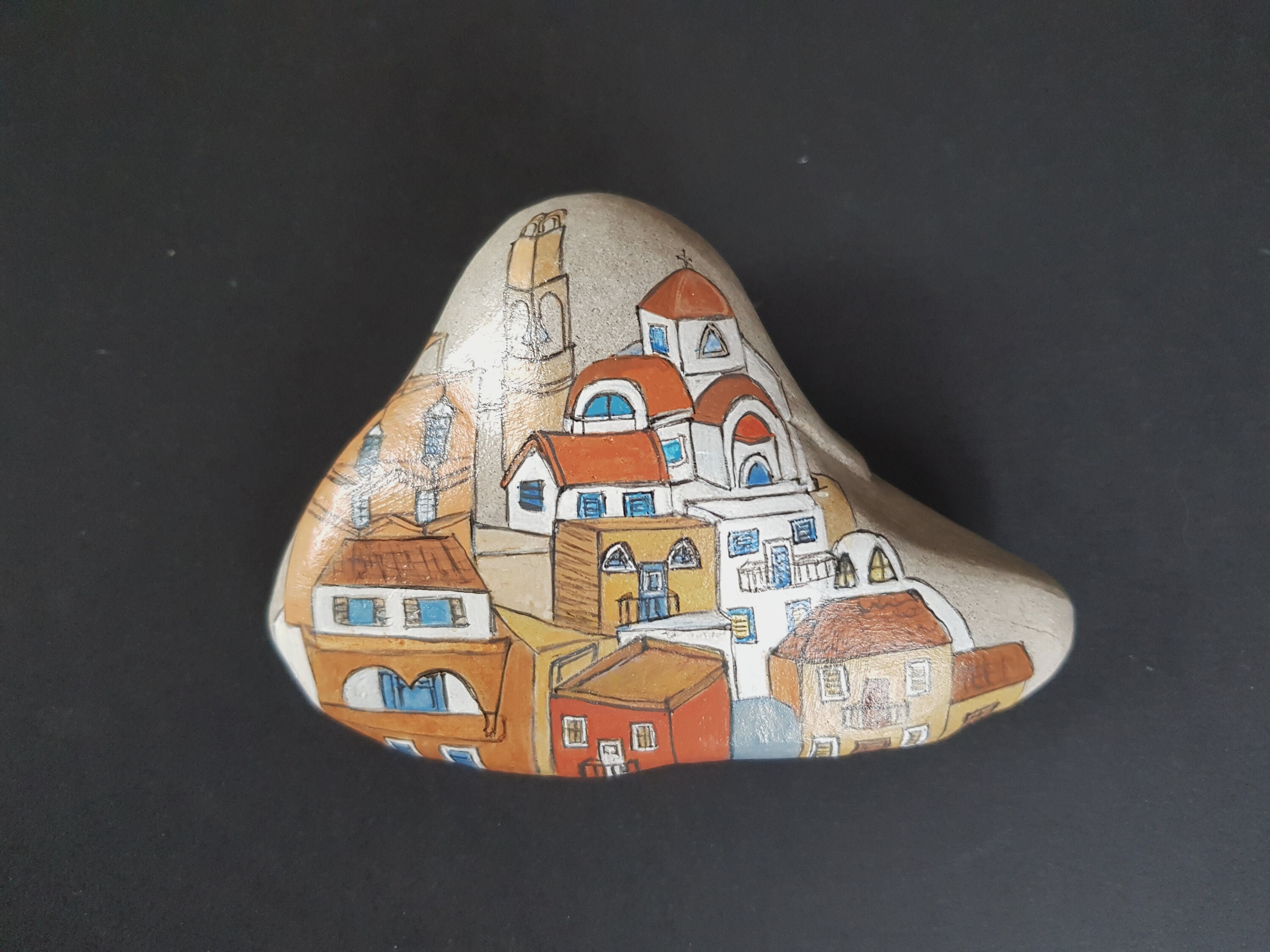 Pierre Peinte à La Main Village