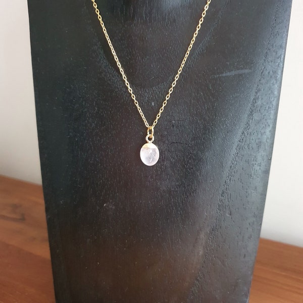 Collier plaqué or pendentif quartz rose