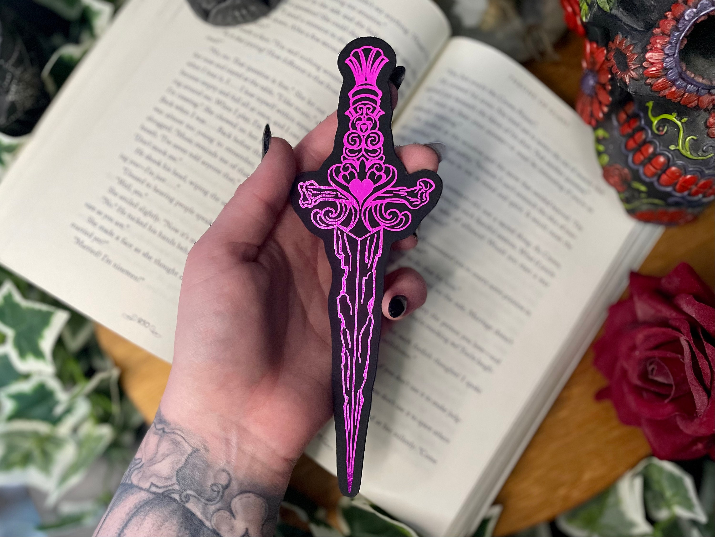 Fantasy Dagger Bookmark – Parallel
