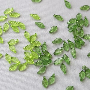 50 PCS Tiny Green Leaf. small lucite leaf charm. green leaf beads. mini leaf beads. small bell flower acrylic leaf