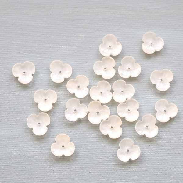 20 PCS 12mm Ivory Cream Glass Flower Beads. 3 petals flower beads ab aqua. glass flower beads. tiara flower beads