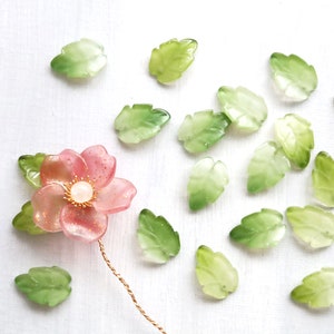 22mm Leaf Beads. olive green grass green glass leaf beads. leaf pendant leaf charm. jewelry making supply. earring leaf beads