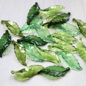20 PCS 40mm Long Green Leaf Beads. large lucite leaf beads. crystal green acrylic leaf charm. big leaf beads. jewelry making supply