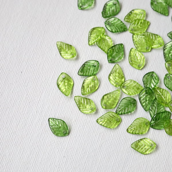 50 PCS Small Green Leaf Beads. small lucite leaf beads. green leaf beads. mini leaf beads. small bell flower acrylic leaf