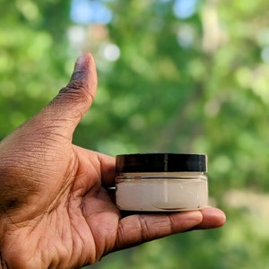 Last One Left of this formulation.Maximum hold edge control gel,Fragrance Free,Vegan,no Alcohol,New Formula on 9/1/25 will be w/Rosemary Oil