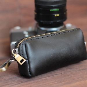 Vintage Leather Keychain Wallet Slim Zipper Pouch & Key Holder Compact Leather Wallet with Key Ring Small Zipper Organizer for Keys