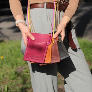 Crossbody Phone Bag Leather Slim Phone Bag Leather Mother&#39;s Day Gift Crossbody Mobile Phone Purse Personalized Leather Cell Shoulder Pouch