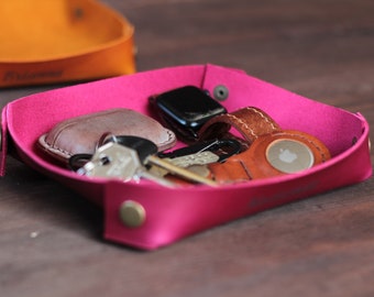 Ledertablett Catch All Tablett, benutzerdefinierte Aufbewahrungstablett, Catchall Tablett, Waschtischtablett aktiv rosa personalisierte Valet Tabletts benutzerdefinierte Geschenk für sie