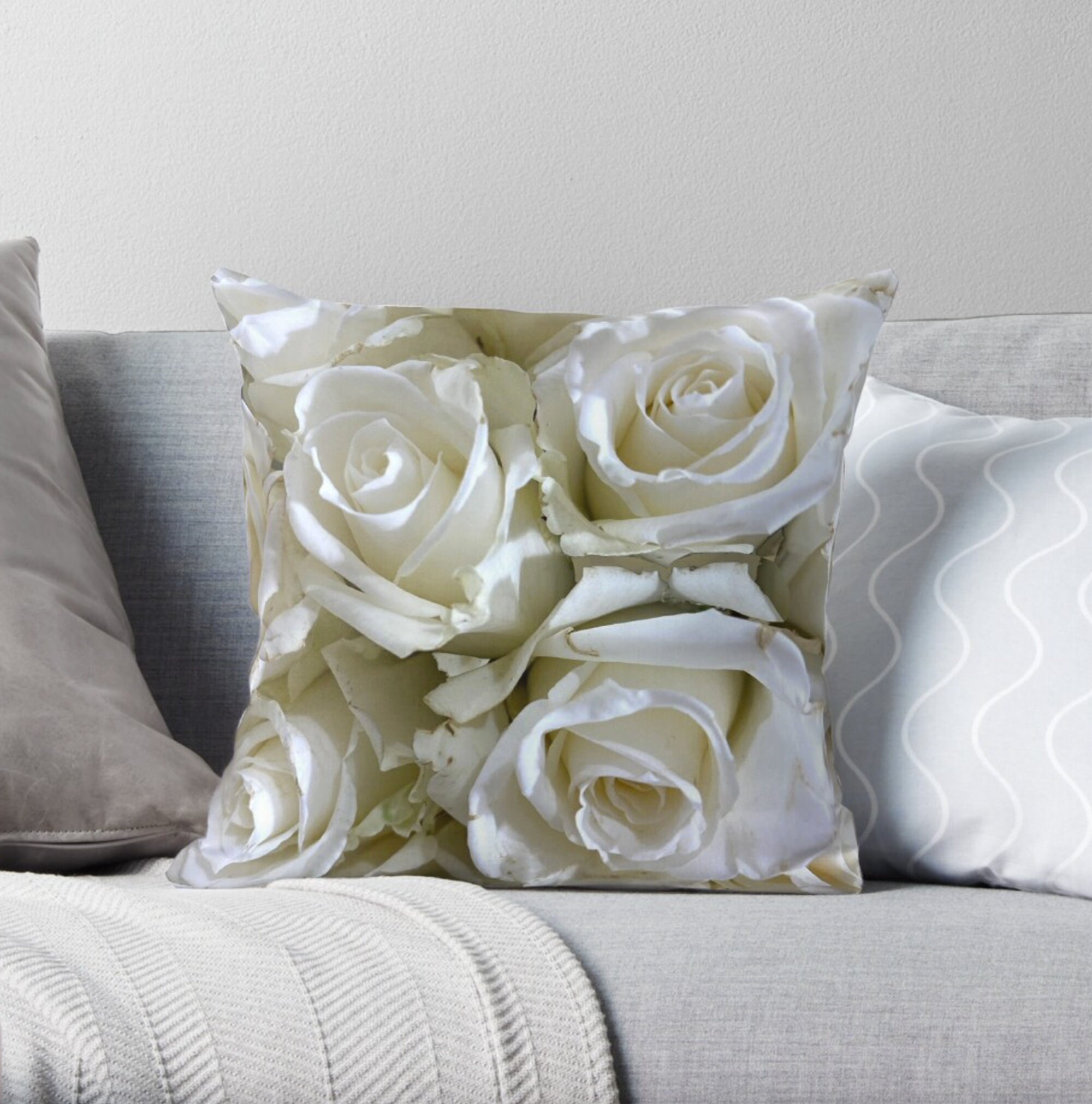 Coussin Carré Haute Couture Anke Drechsel - Soie Rose Et Or Brodée Main - 55x55 Cm (sans Garnissage)