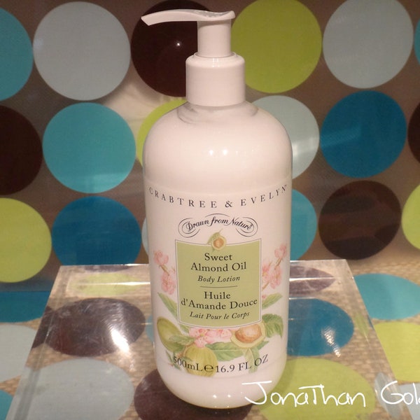 Crabtree & Evelyn Sweet Almond Oil Body Lotion 500mL 16.9 Fl Oz NEW